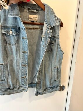 Universal Thread Light Blue Denim Vest